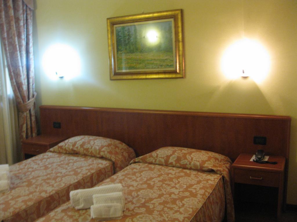 Albergo Giardino Sannazzaro de' Burgondi Chambre photo