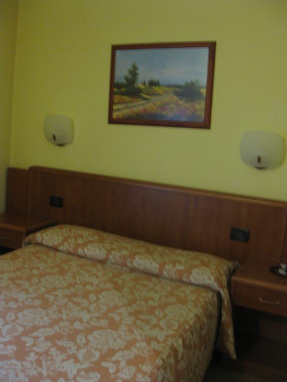 Albergo Giardino Sannazzaro de' Burgondi Chambre photo