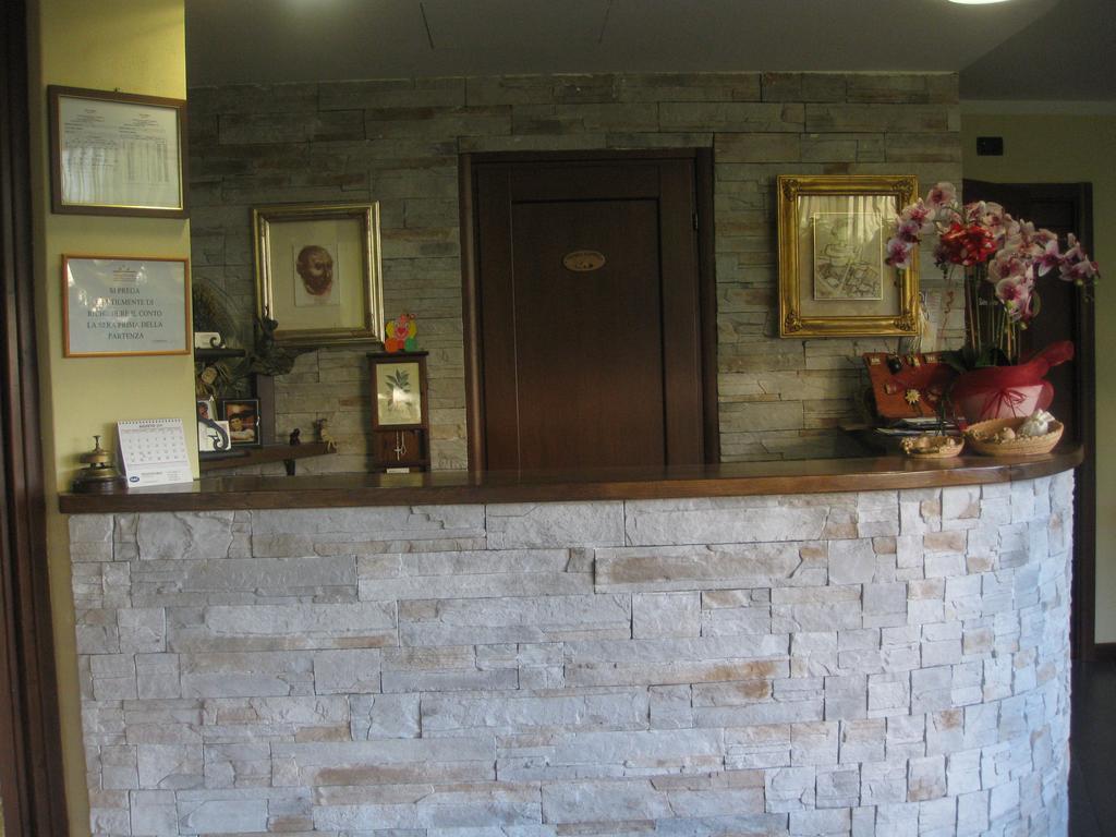 Albergo Giardino Sannazzaro de' Burgondi Extérieur photo