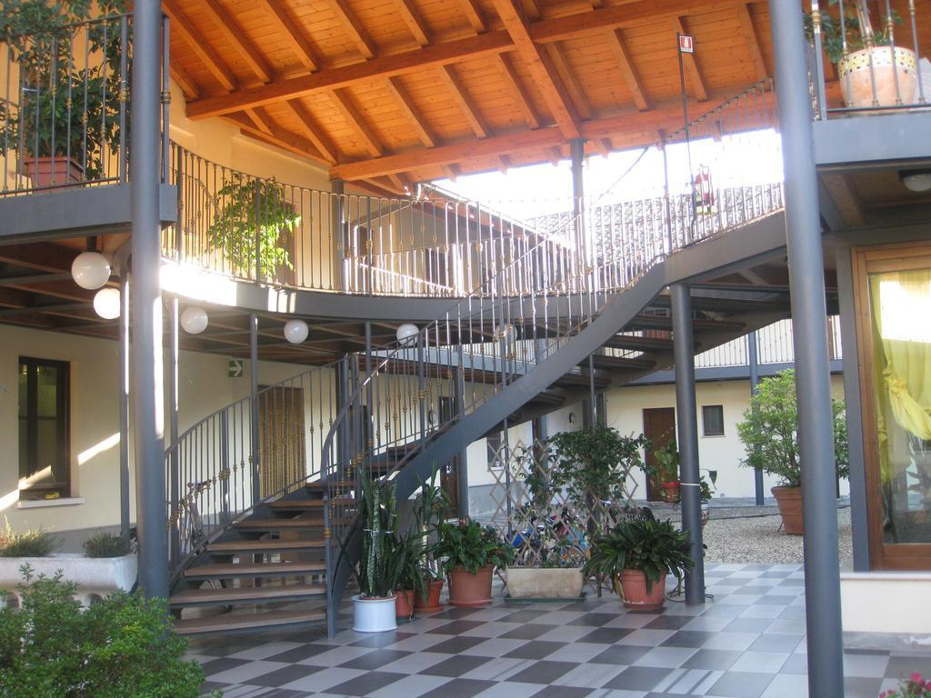 Albergo Giardino Sannazzaro de' Burgondi Extérieur photo