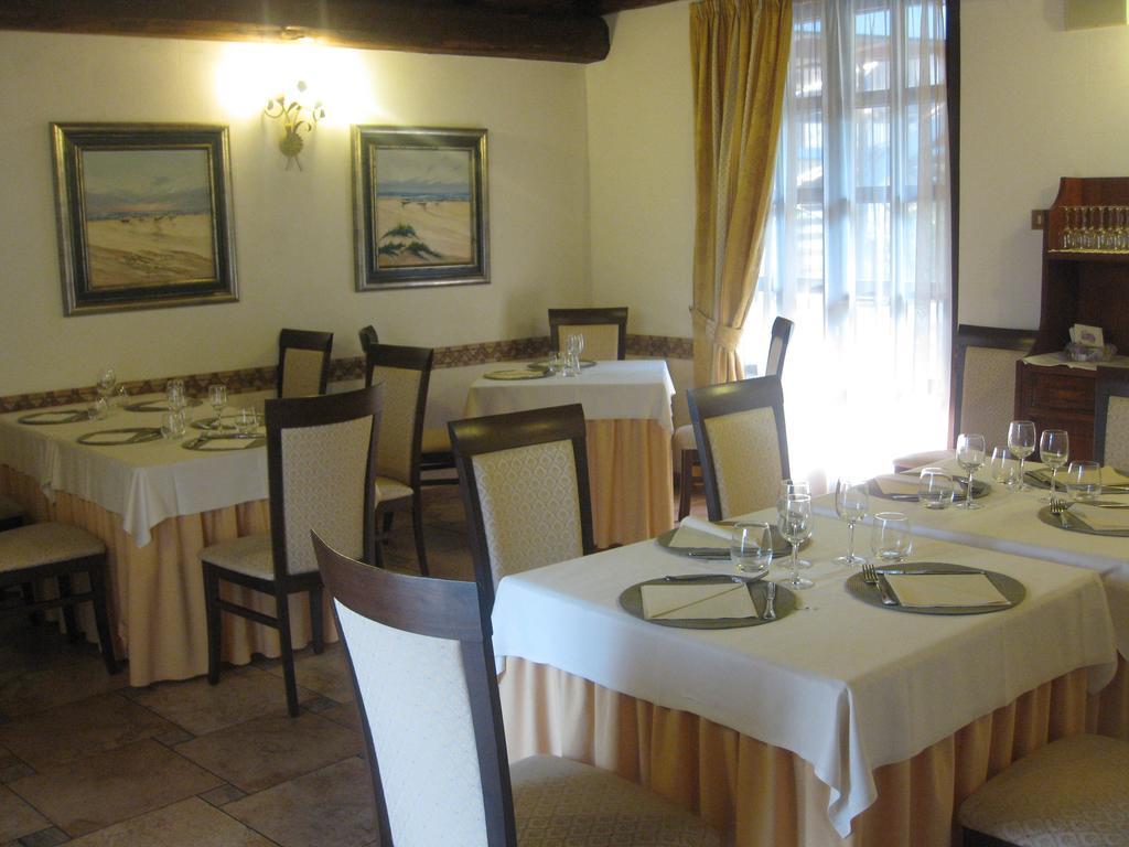Albergo Giardino Sannazzaro de' Burgondi Extérieur photo
