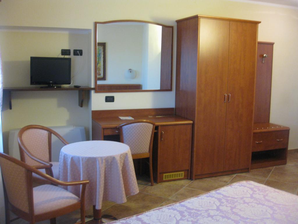 Albergo Giardino Sannazzaro de' Burgondi Chambre photo