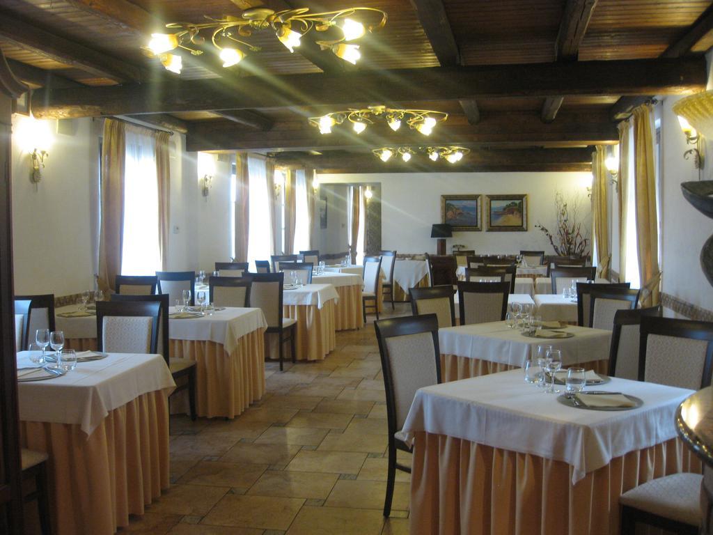 Albergo Giardino Sannazzaro de' Burgondi Extérieur photo